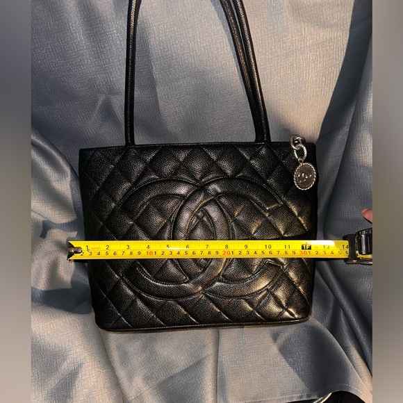 Chanel CC Timeless Medallion Tote - Picture 5 of 13